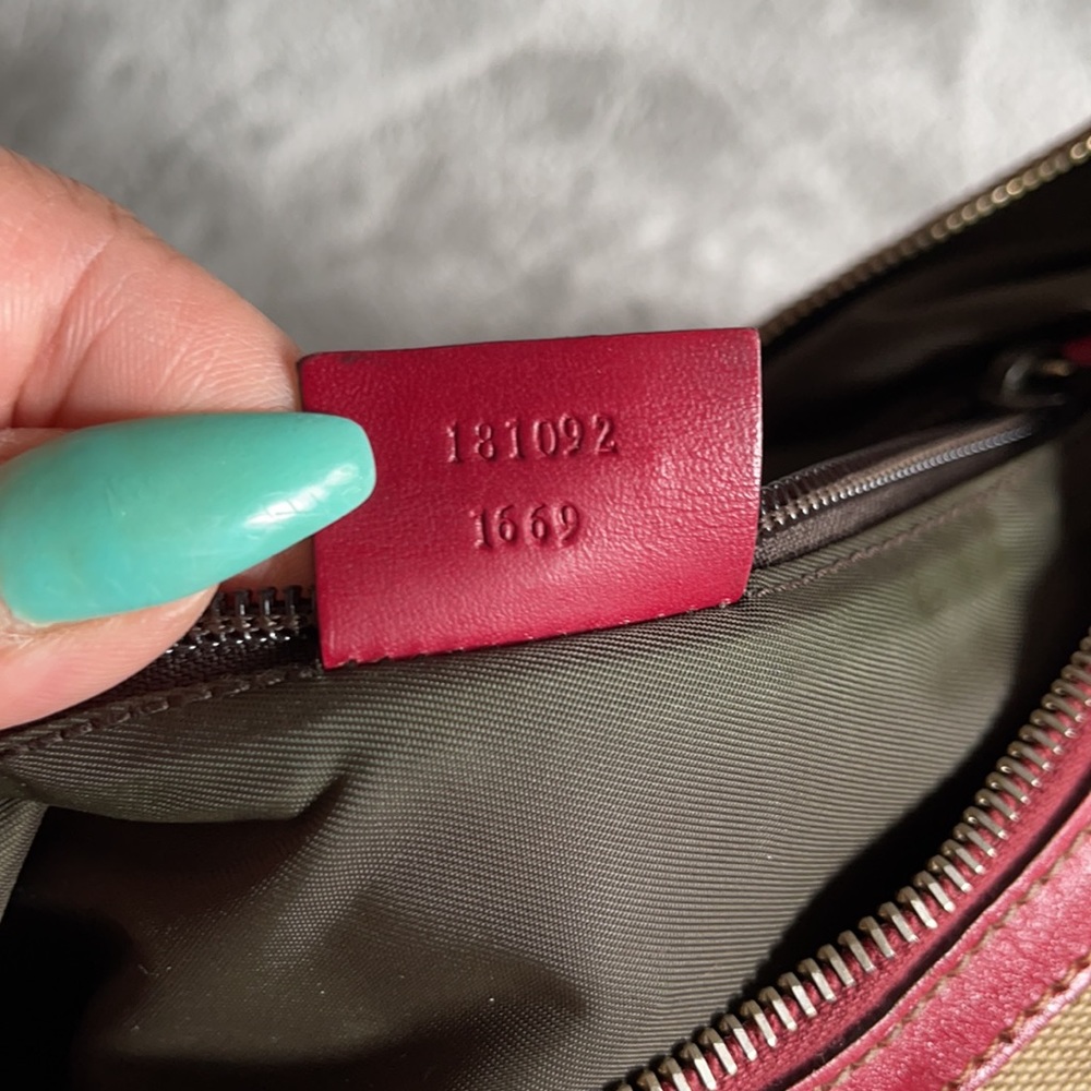 Gucci Half Moon Swing Bag - Picture 10 of 12